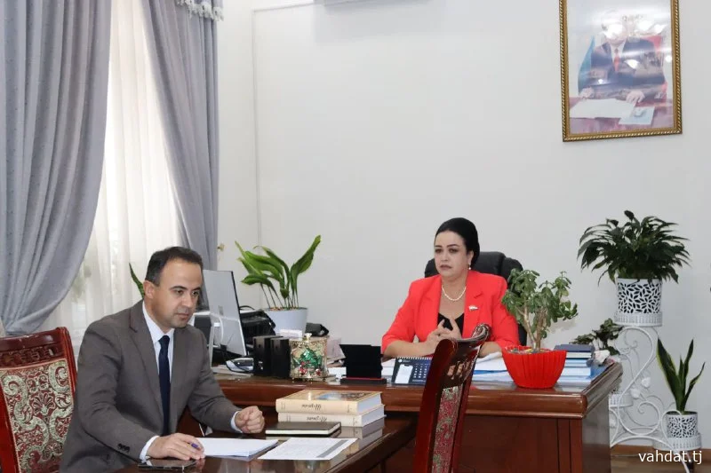 БАРГУЗОРИИ ҶАЛАСАИ КОРИИ МУОВИНИ РАИСИ ШАҲРИ ВАҲДАТ