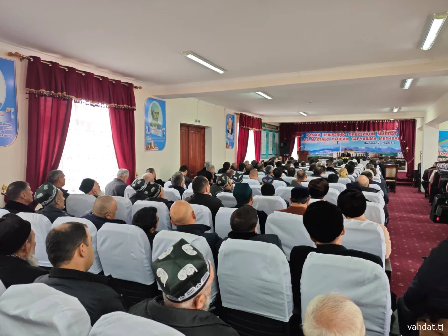 МУЛОҚОТИ РАИСИ ШАҲРИ ВАҲАДТ БО ФАЪОЛОНИ ШАҲР ВА СОКИНОНИ ДЕҲОТИ ЧӮЯНГАРОН