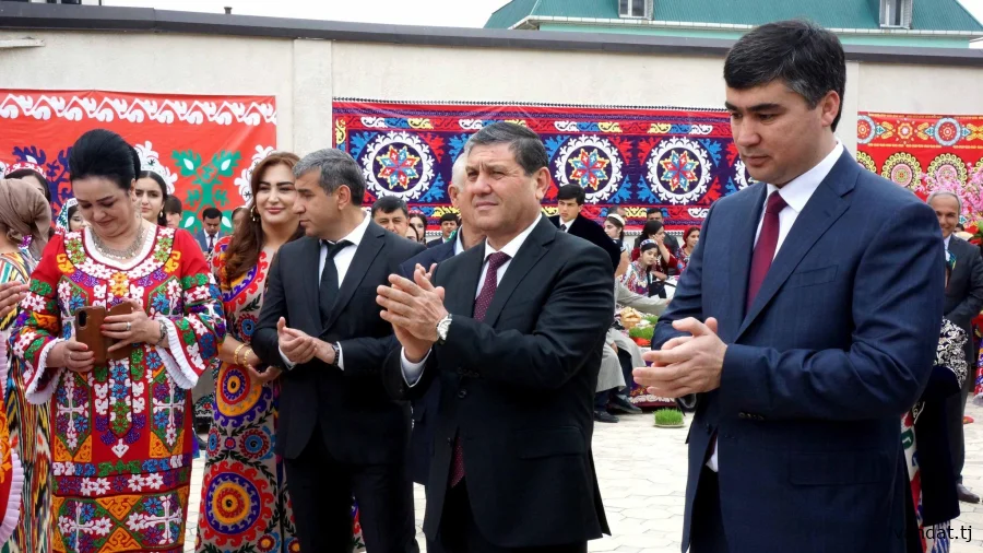 ТАНТАНАҲОИ ҶАШНИ НАВРӮЗ ДАР КОЛЛЕҶИ ТИББИИ ШАҲР