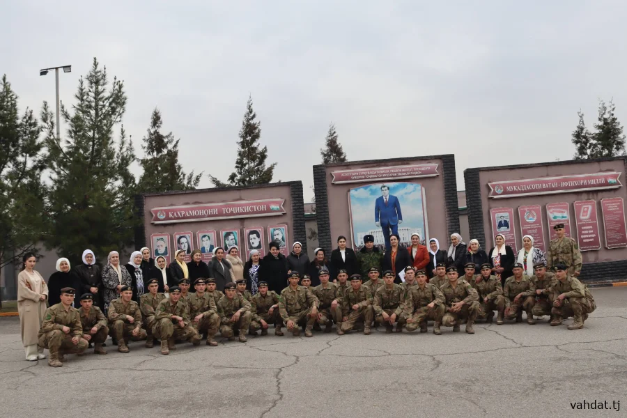  ДАР ВАҲДАТ ЗАНОН-МОДАРОН БА ДИДОРБИНИИ ФАРЗАНДОН – САРБОЗОНИ ВАТАН РАФТАНД