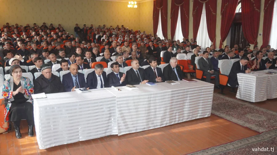 МАШВАРАКИ КОРИИ РАИСИ ШАҲРИ ВАҲАДТ БО ФАЪОЛОНИ ШАҲР ВА СОКИНОНИ ДЕҲОТИ БОЗОРБОЙ БУРУНОВ