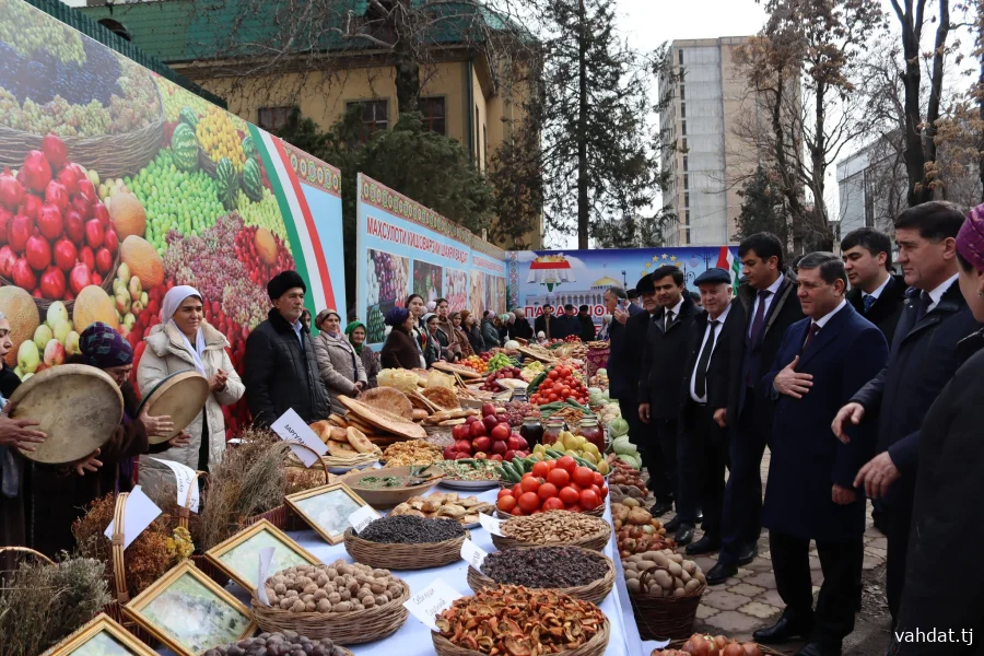 ТАҶЛИЛИ БОШУКӮҲИ ҶАШНИ САДА ДАР ШАҲРИ ВАҲДАТ