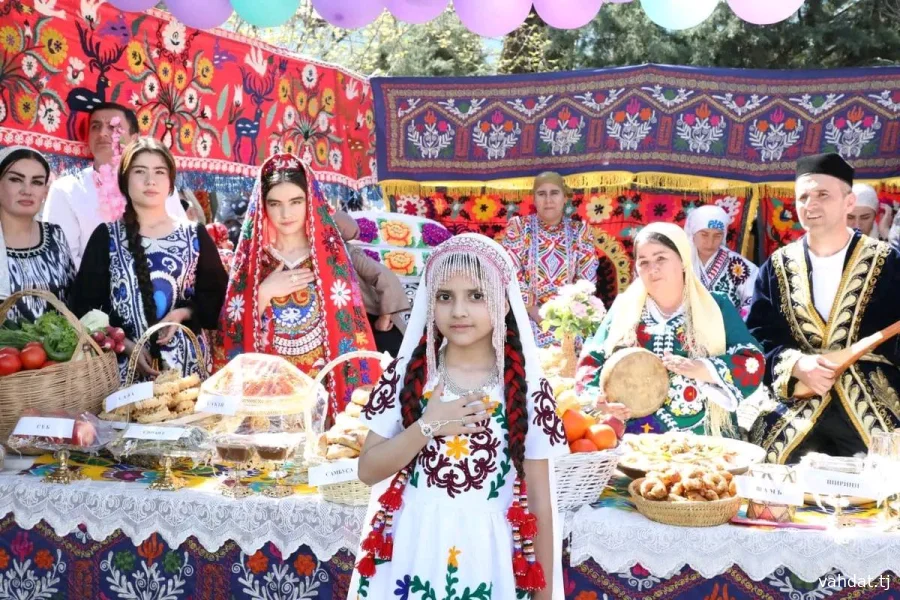 ТАҶЛИЛИ ИДИ НАВРӮЗ ДАР БЕМОРХОНАИ МАРКАЗИИ ШАҲР