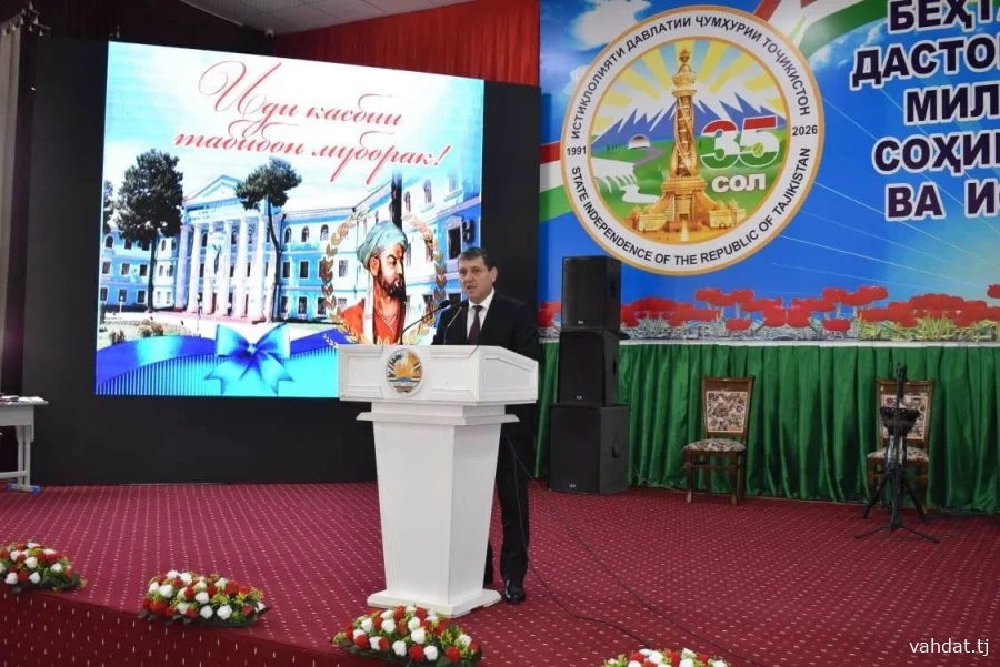 ТАҶЛИЛИ РӮЗИ КОРМАНДОНИ СОҲАИ ТИБ ДАР ШАҲРИ ВАҲДАТ